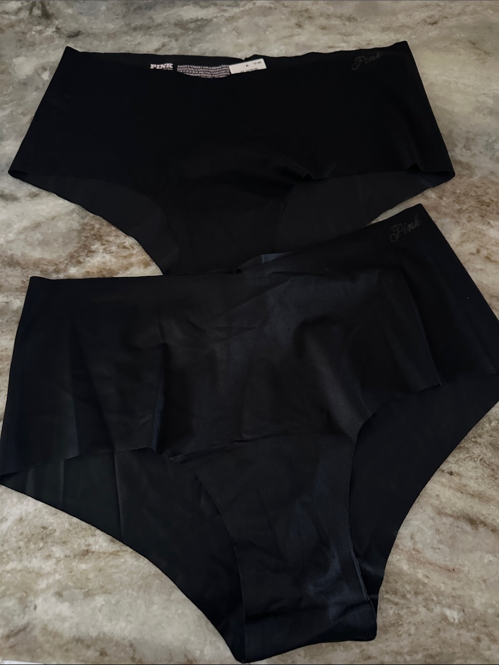 PINK Victoria’s Secret NO-SHOW CHEEKY PANTY Size M